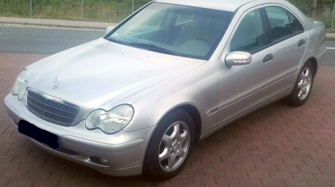 Dezmembrez Mercedes Cclass W203 2.2CDI, an 2002