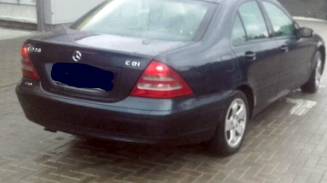 Dezmembrez Mercedes Cclass W203 2.7CDI, an 2002