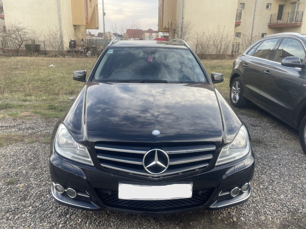 Dezmembrez Mercedes Clasa C T-Model (S204) facelift, OM651911
