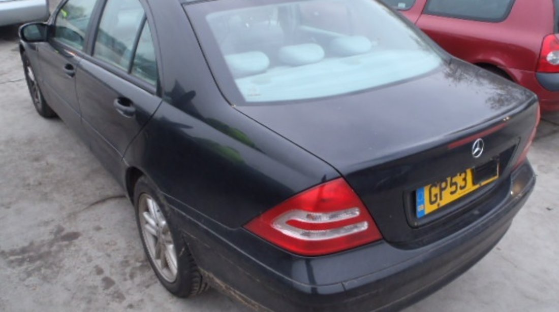 Dezmembrez Mercedes Clasa C (W203), 2.0cdi