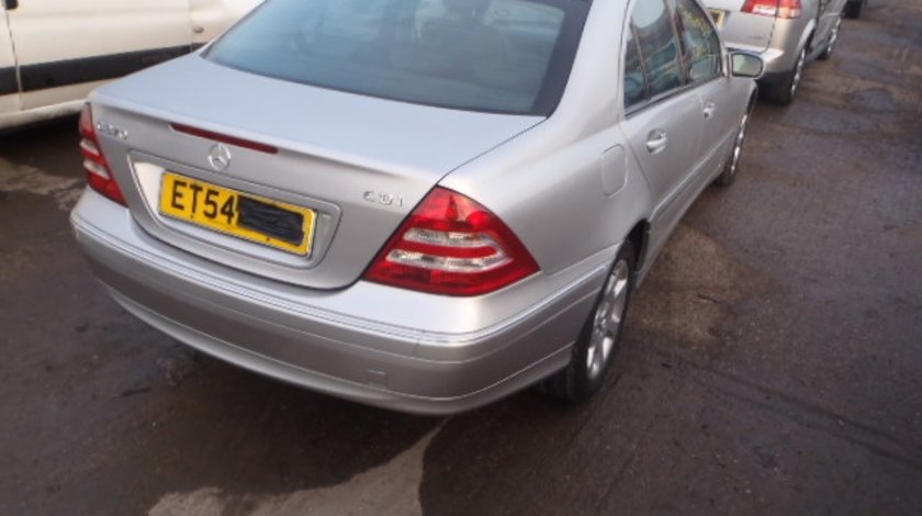 Dezmembrez Mercedes Clasa C (W203), C200, orice piesa!