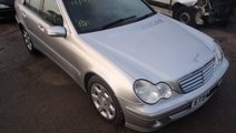 Dezmembrez Mercedes Clasa C (W203), C200, orice pi...