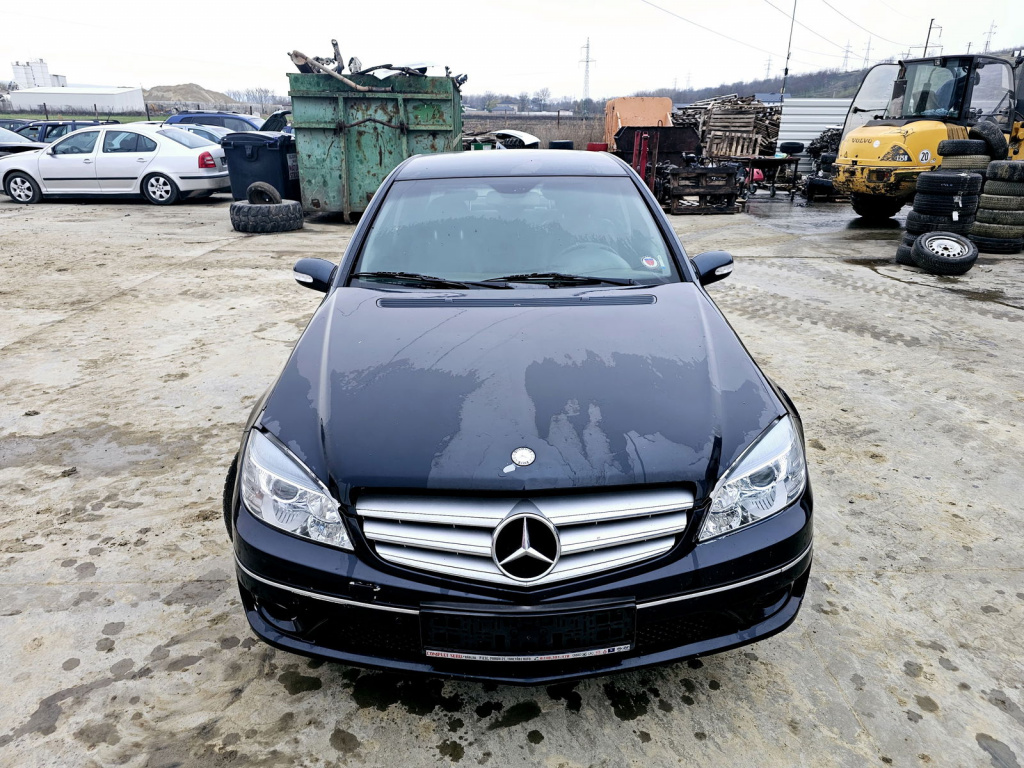 Dezmembrez Mercedes Clasa C (W203) [Fabr 2000-2007]