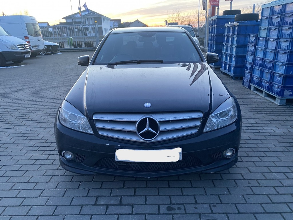 Dezmembrez Mercedes Clasa C (W204) facelift 2.2 CDI 2010, OM651913