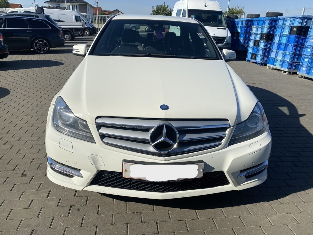 Dezmembrez Mercedes Clasa C (W204) facelift 2.2 CDI 2012, OM651911