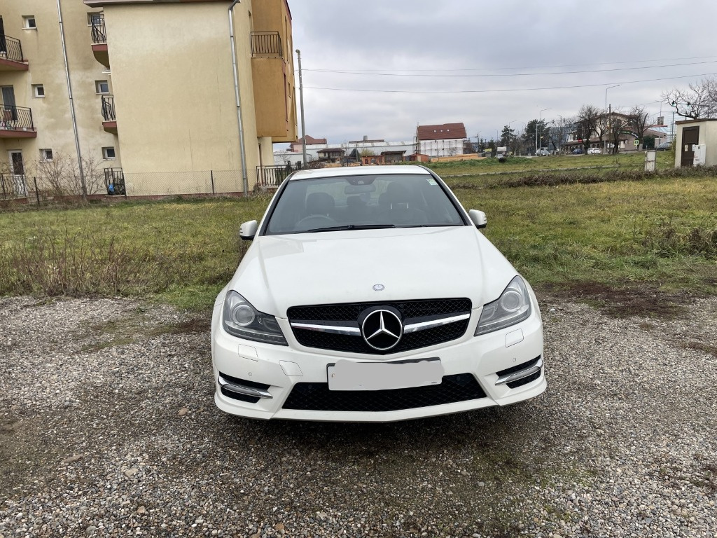 Dezmembrez Mercedes Clasa C (W204) facelift 2010 OM651911