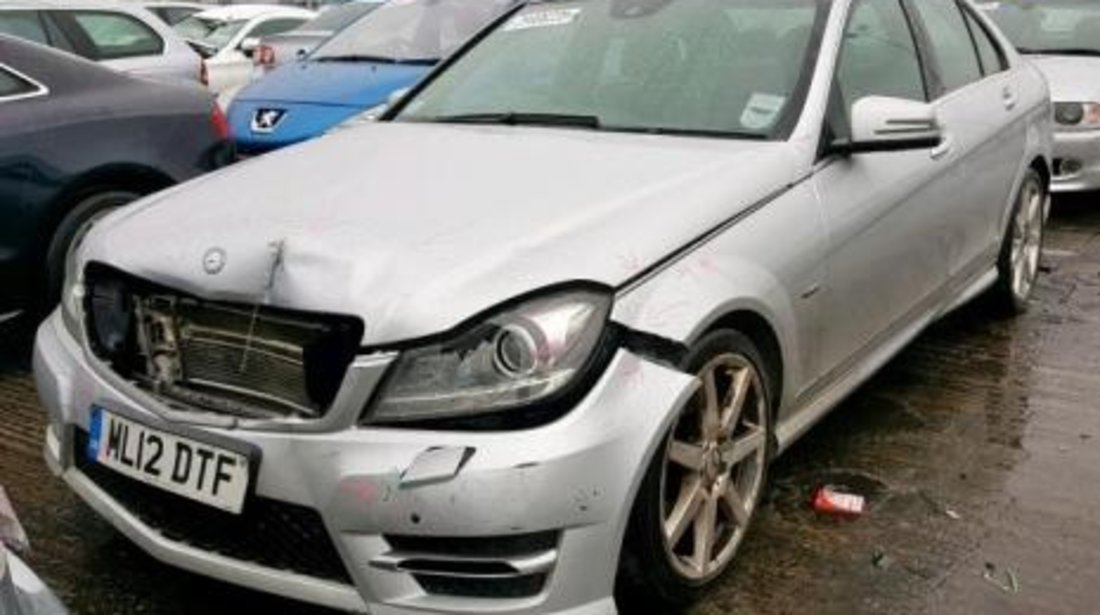 Dezmembrez Mercedes Clasa c