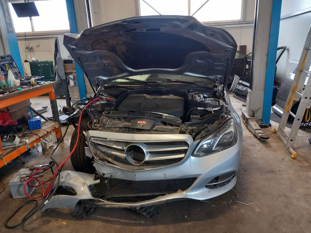 Dezmembrez Mercedes Clasa E (W212) [Fabr 2009-2016]