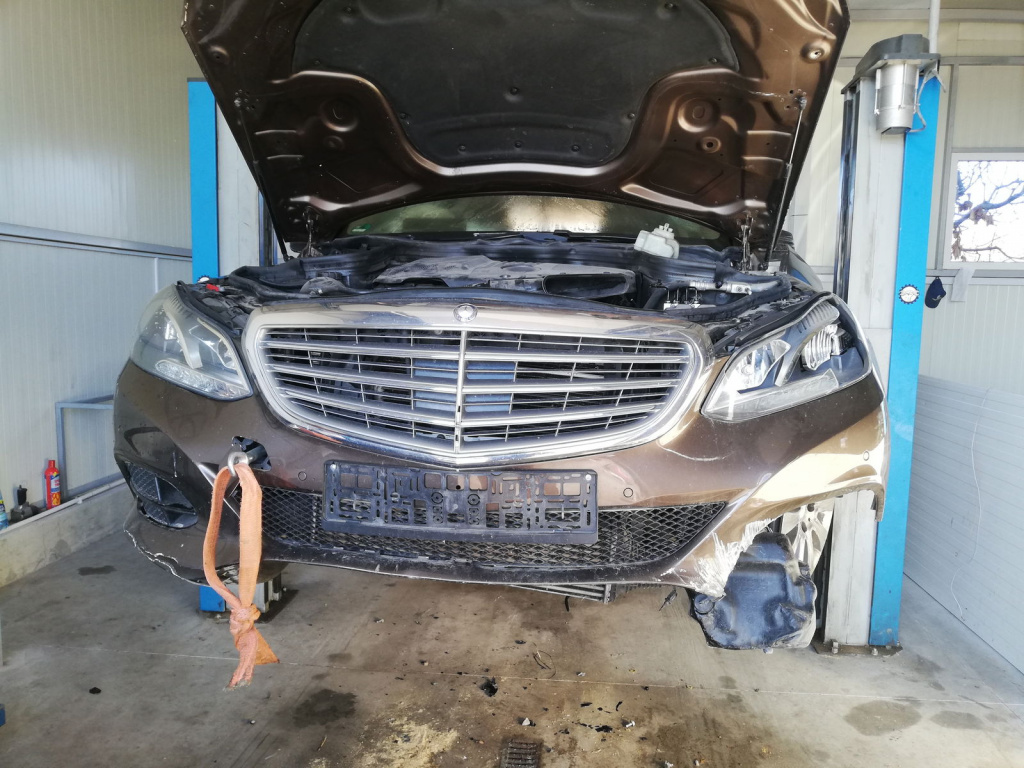 Dezmembrez Mercedes Clasa E (W212) [Fabr 2009-2016]
