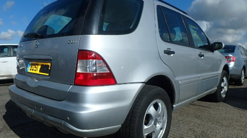 Dezmembrez Mercedes Clasa ML, 2.7cdi, orice piesa!