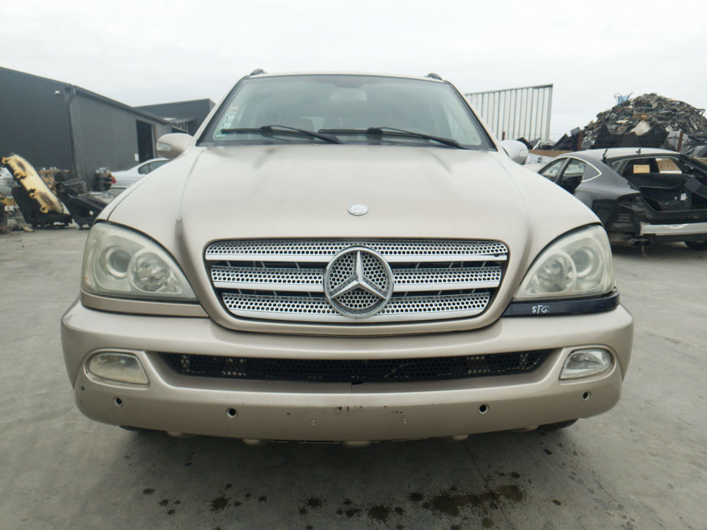 Dezmembrez Mercedes Clasa ML (W163) [Fabr 1998-2005]