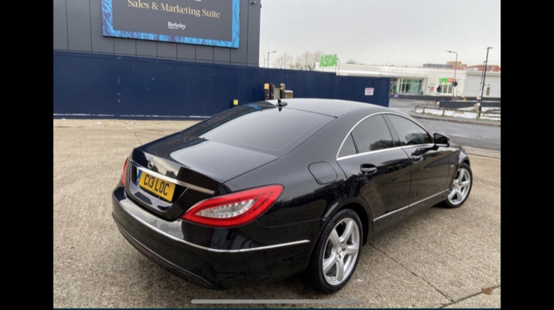 Dezmembrez Mercedes cls w218 350