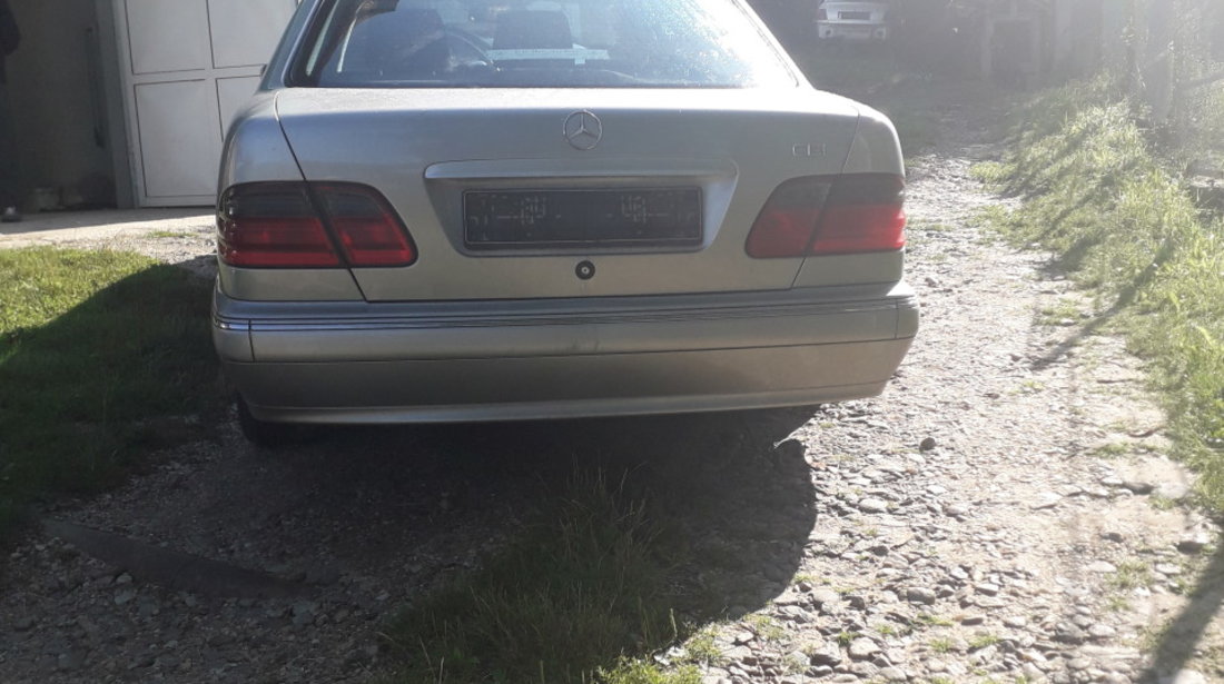 Dezmembrez Mercedes E 220cdi W210 facelift Avantgarde 1999.2000.2001.2002.