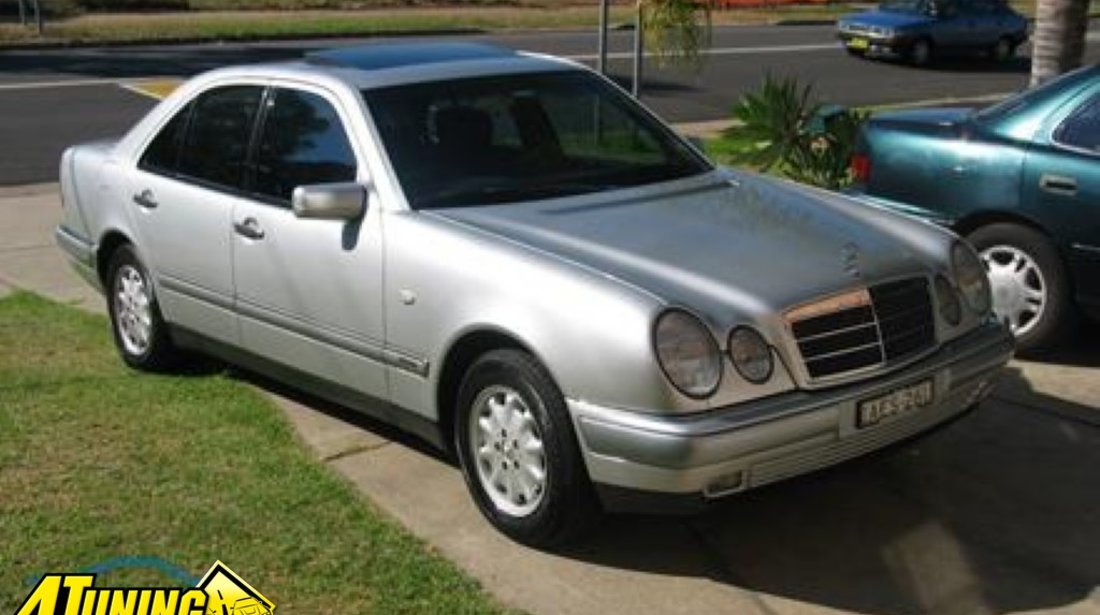 Dezmembrez Mercedes E 230 din 1997,2.3