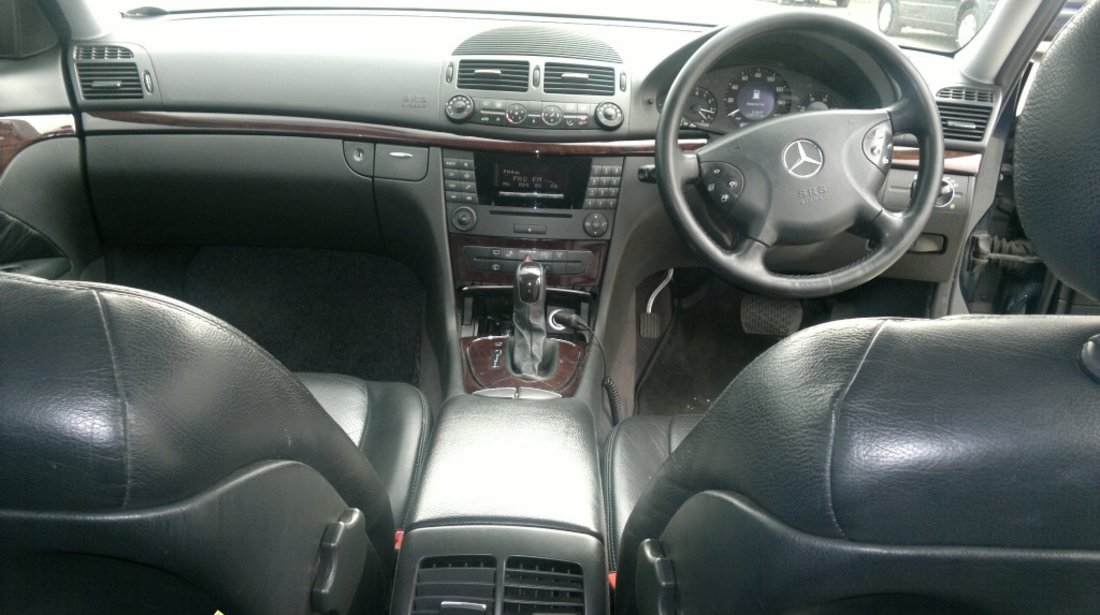 Dezmembrez Mercedes E 270 cdi an 2004