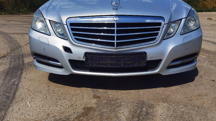 Dezmembrez Mercedes E class 2010 W212