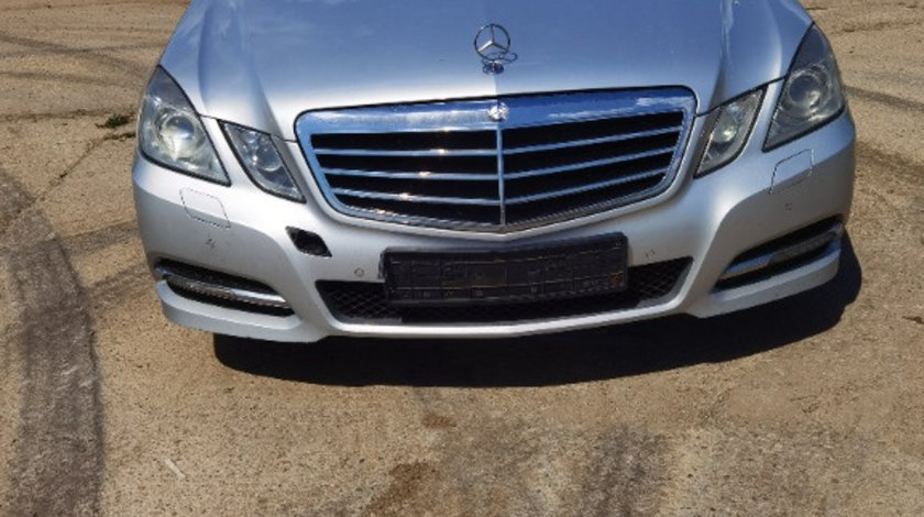 Dezmembrez Mercedes E class 2011 W212