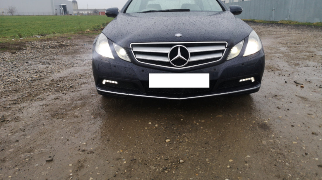 Dezmembrez Mercedes E class coupe c207 e250 cdi