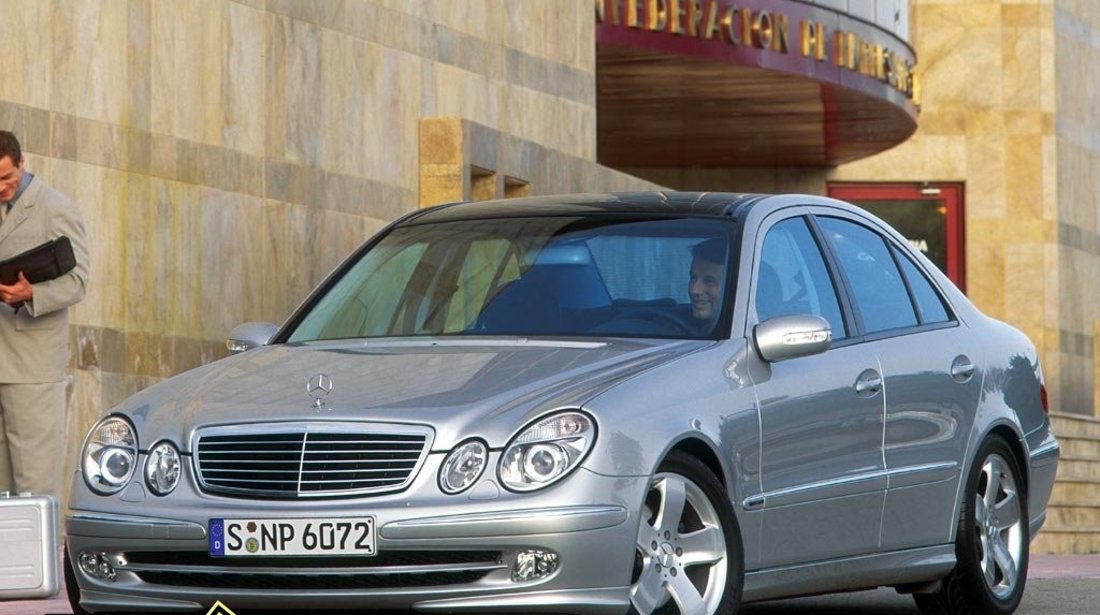 Dezmembrez mercedes e class e320 w211