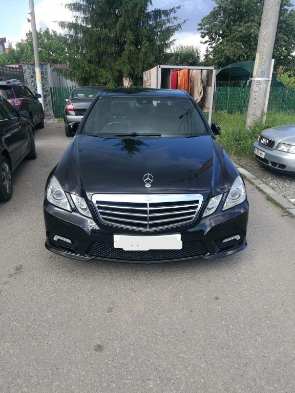Dezmembrez Mercedes E class W 212 AMG motor tip 651 euro 5