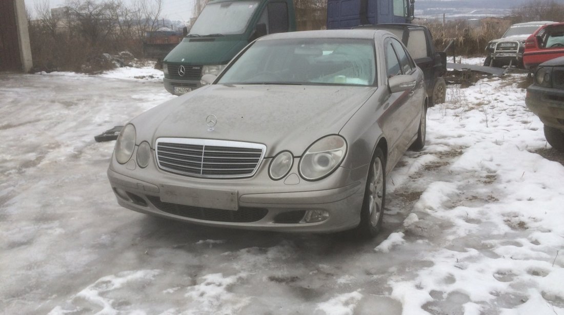 Dezmembrez Mercedes E Class W211 2.2 CDI