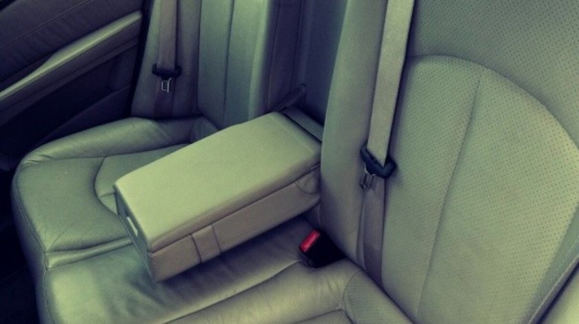 Dezmembrez Mercedes E-CLASS W211 2003 Berlina 3222