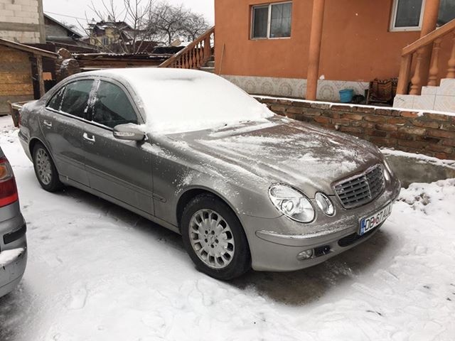 Dezmembrez Mercedes E class w211 2006 2.2 cdi