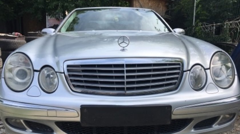 Dezmembrez mercedes E class w211 2006