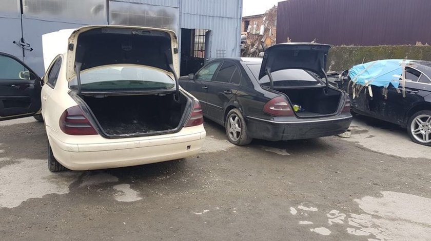 Dezmembrez Mercedes E class W211 an 2004 motor 2.7 cdi si 2.2 cdi