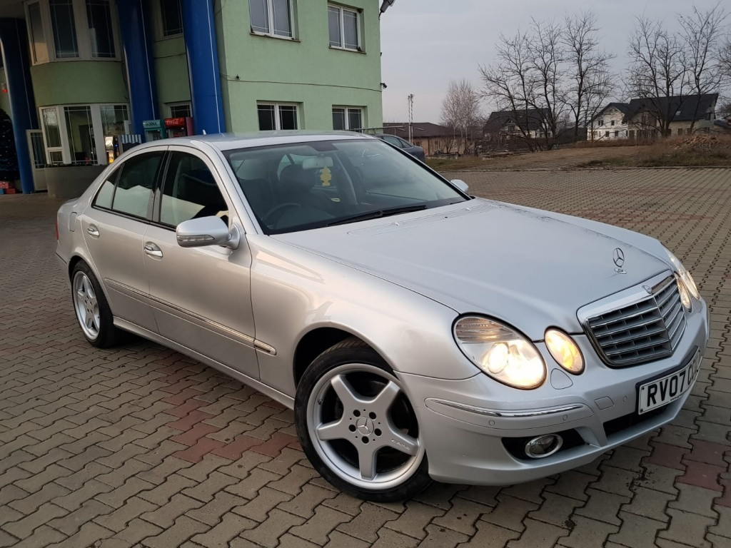 Dezmembrez Mercedes E class W211 facelift 2.2 cdi