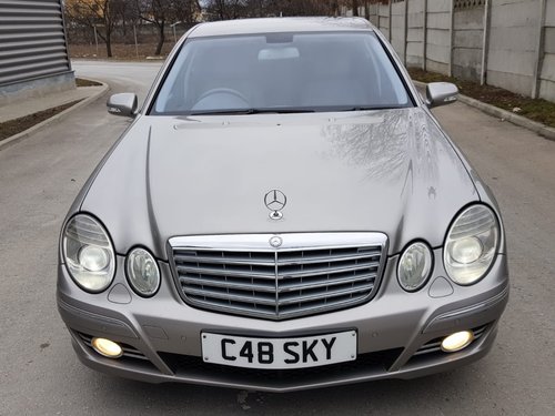 Dezmembrez Mercedes E class w211 facelift