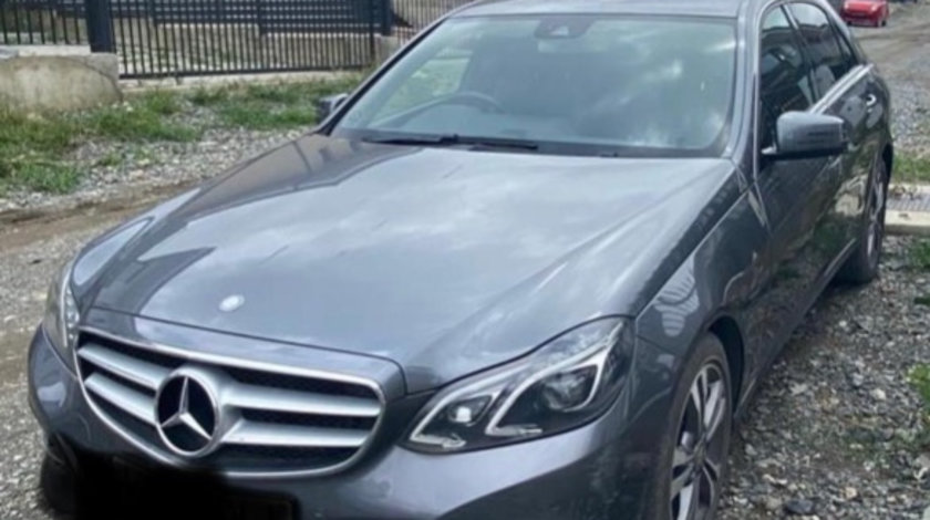 Dezmembrez Mercedes e class w212 Facelift 2015