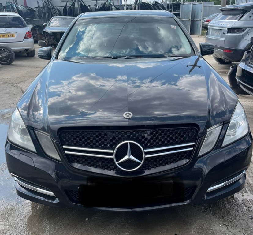 Dezmembrez Mercedes e class w212 motor 2.2 cod 651