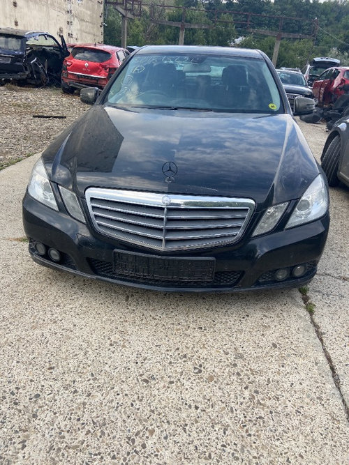 Dezmembrez Mercedes E-Class W212