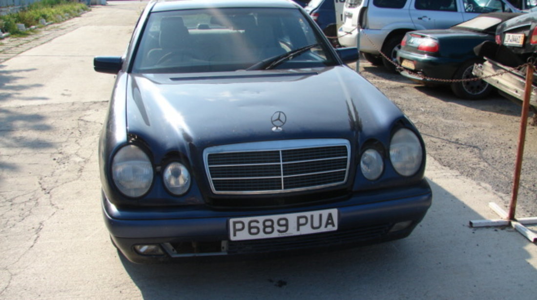 Dezmembrez Mercedes E200 Din Anul 1996