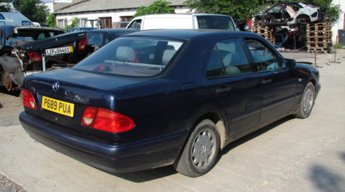 Dezmembrez Mercedes E200 Din Anul 1996