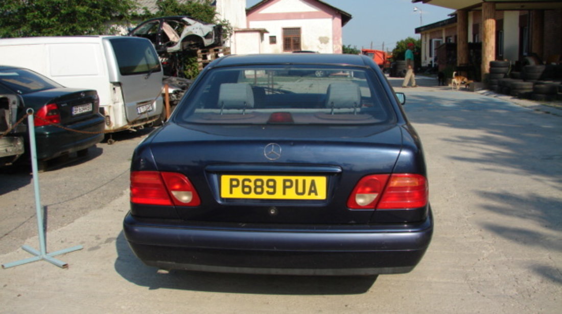 Dezmembrez Mercedes E200 Din Anul 1996