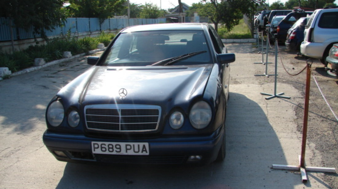 Dezmembrez Mercedes E200 Din Anul 1996