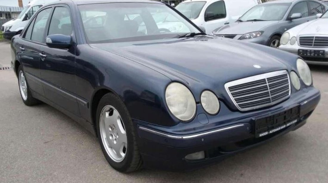 Dezmembrez Mercedes  E200 W210 Kompressor,  an fabr. 1999, caroserie Sedan