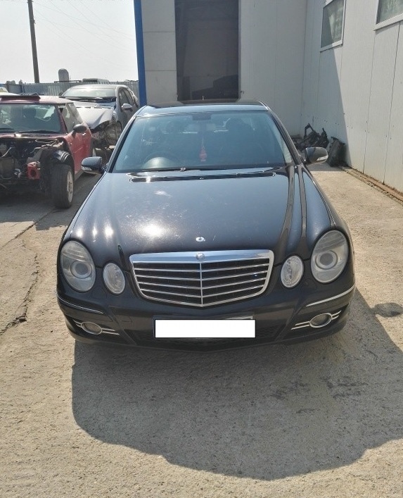 Dezmembrez Mercedes E220 CDI W211 facelift