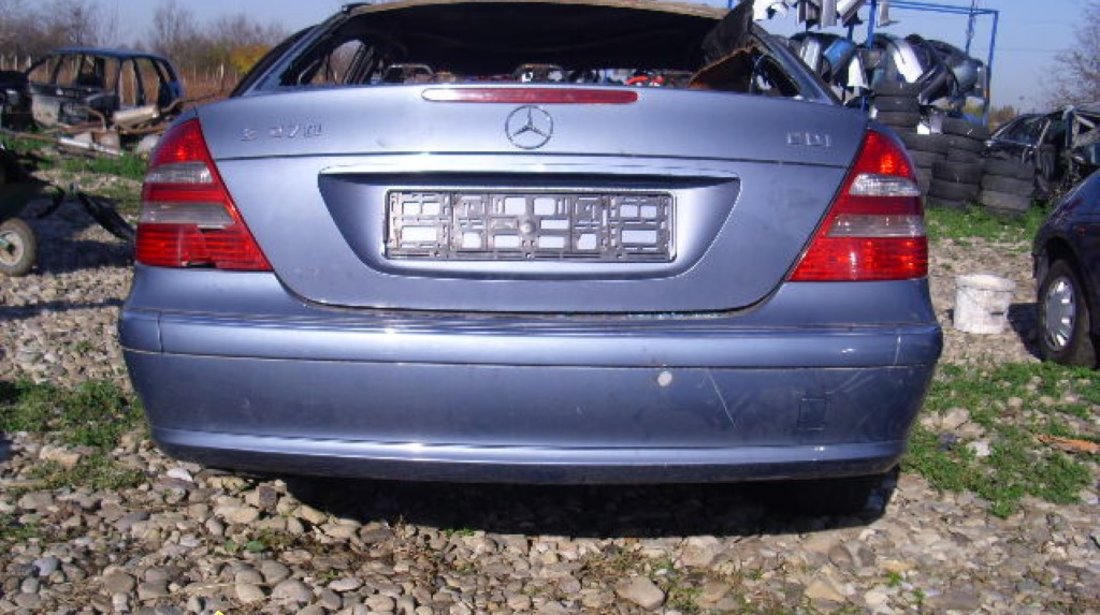 Dezmembrez Mercedes E220 CDI W211