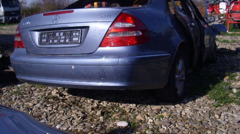 Dezmembrez Mercedes E220 CDI W211