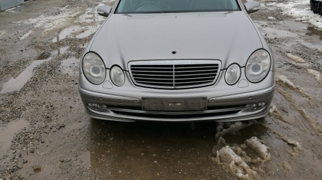 Dezmembrez Mercedes e220 cdi w211