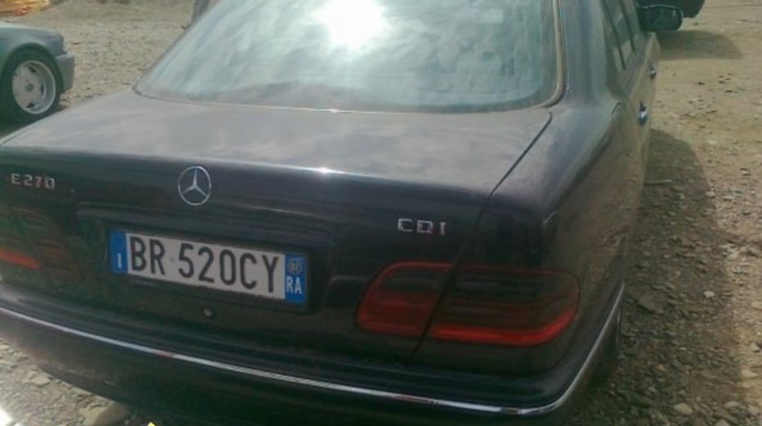 DEZMEMBREZ MERCEDES E270 CDI AN 2002