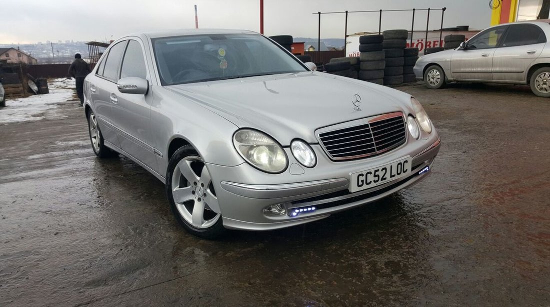 Dezmembrez Mercedes E270 CDI cod OM647 177 CP automat 2003