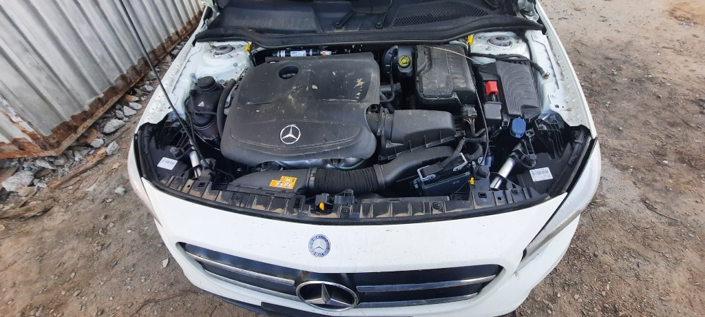 Dezmembrez Mercedes GLA X156 2016 suv 1.6 benzina