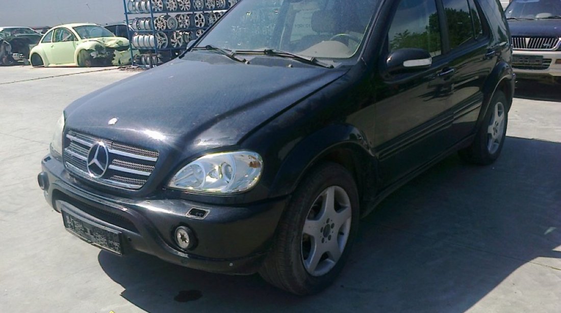 Dezmembrez Mercedes ML 400 din 2002 4 0D