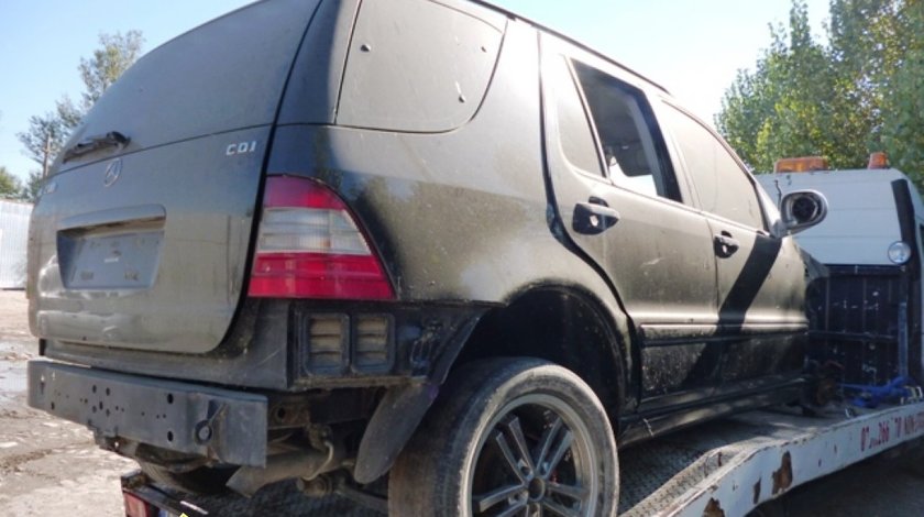 Dezmembrez Mercedes ML