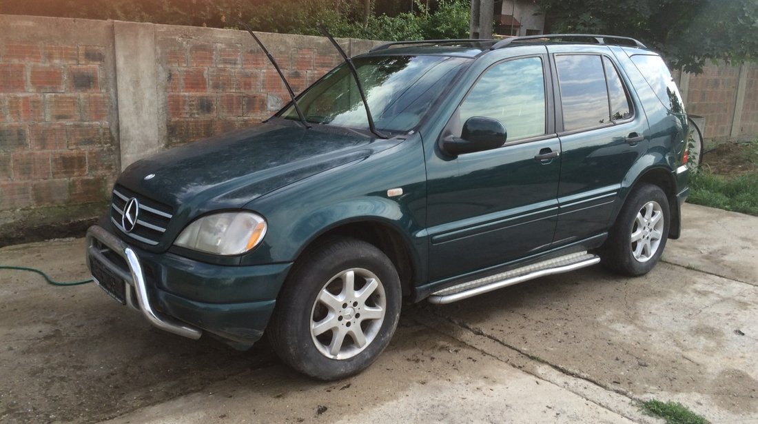 Dezmembrez Mercedes ML320 W163 Model USA an 2001