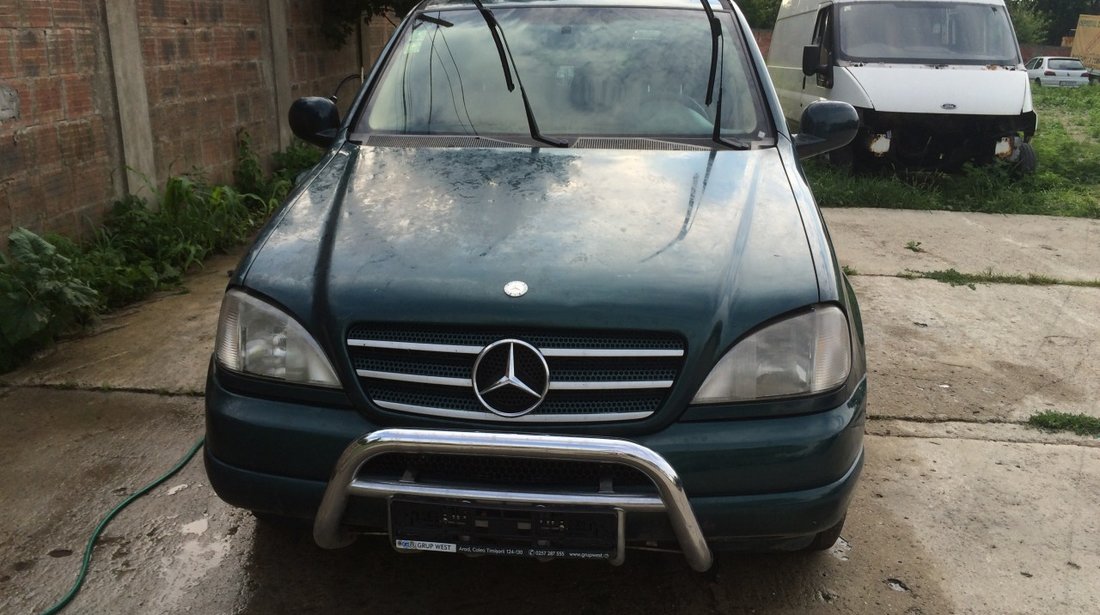 Dezmembrez Mercedes ML320 W163 Model USA an 2001